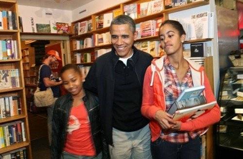 Obama Shops At Kramerbooks