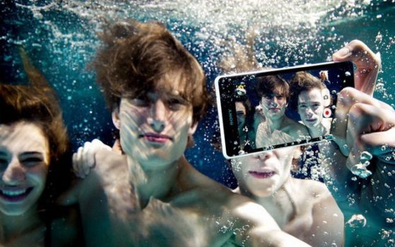 Sony-Xperia-ZR-shoot-under-water