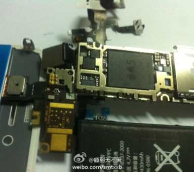Naked Pictures of iPhone 5 with Apple A5 Processor Exposed