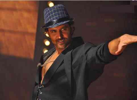 Oops ,Hrithik Roshan  With Out his Dance Moves in Agneepath