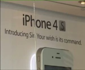 Apple Releases Two New iPhone 4S Ads, Again Highlighting Siri