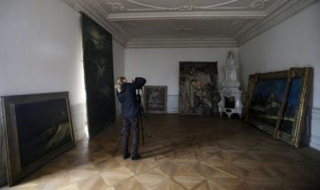 A Lost Collection Of Hitler Painting Is Now Discovered 6