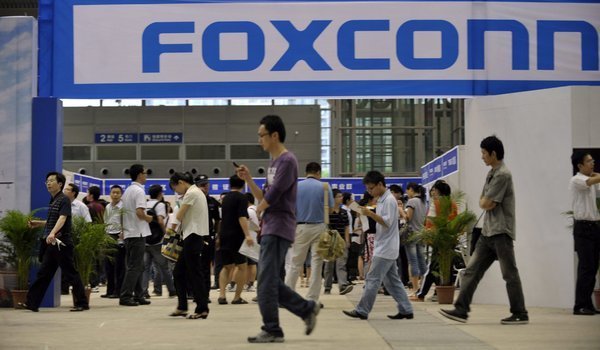 Foxconn will Build Smartphones for Microsoft and Amazon 2